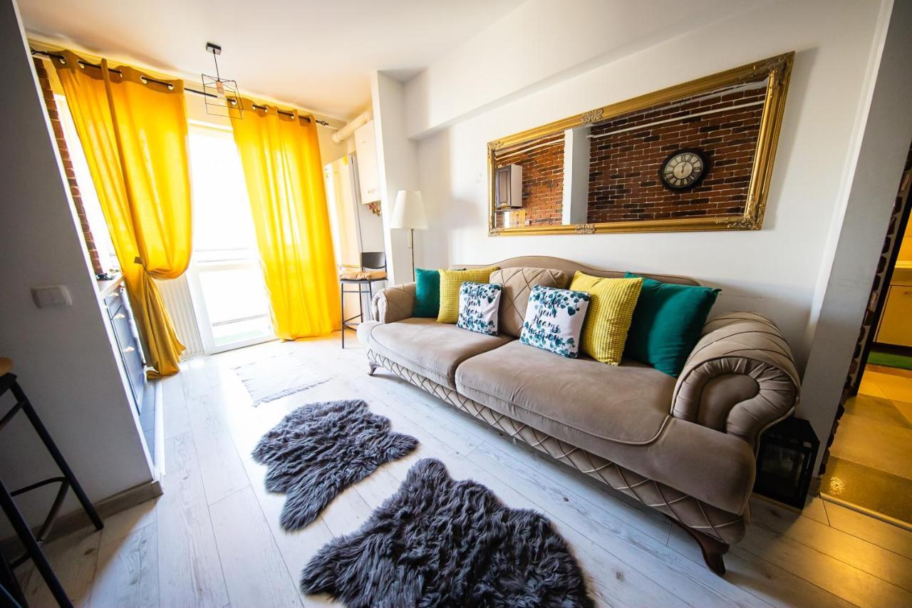 Smart Palas Apartament ยาช ภายนอก รูปภาพ